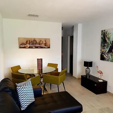 Beautiful Apartment In La Carihuela, Torremolinos Zewnętrze zdjęcie